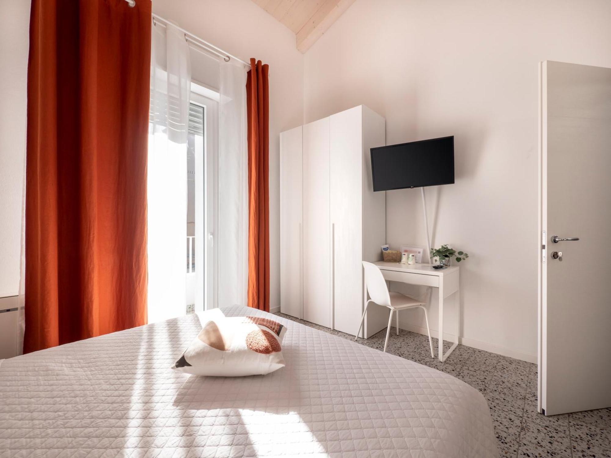 Zuara9Room Римини Экстерьер фото