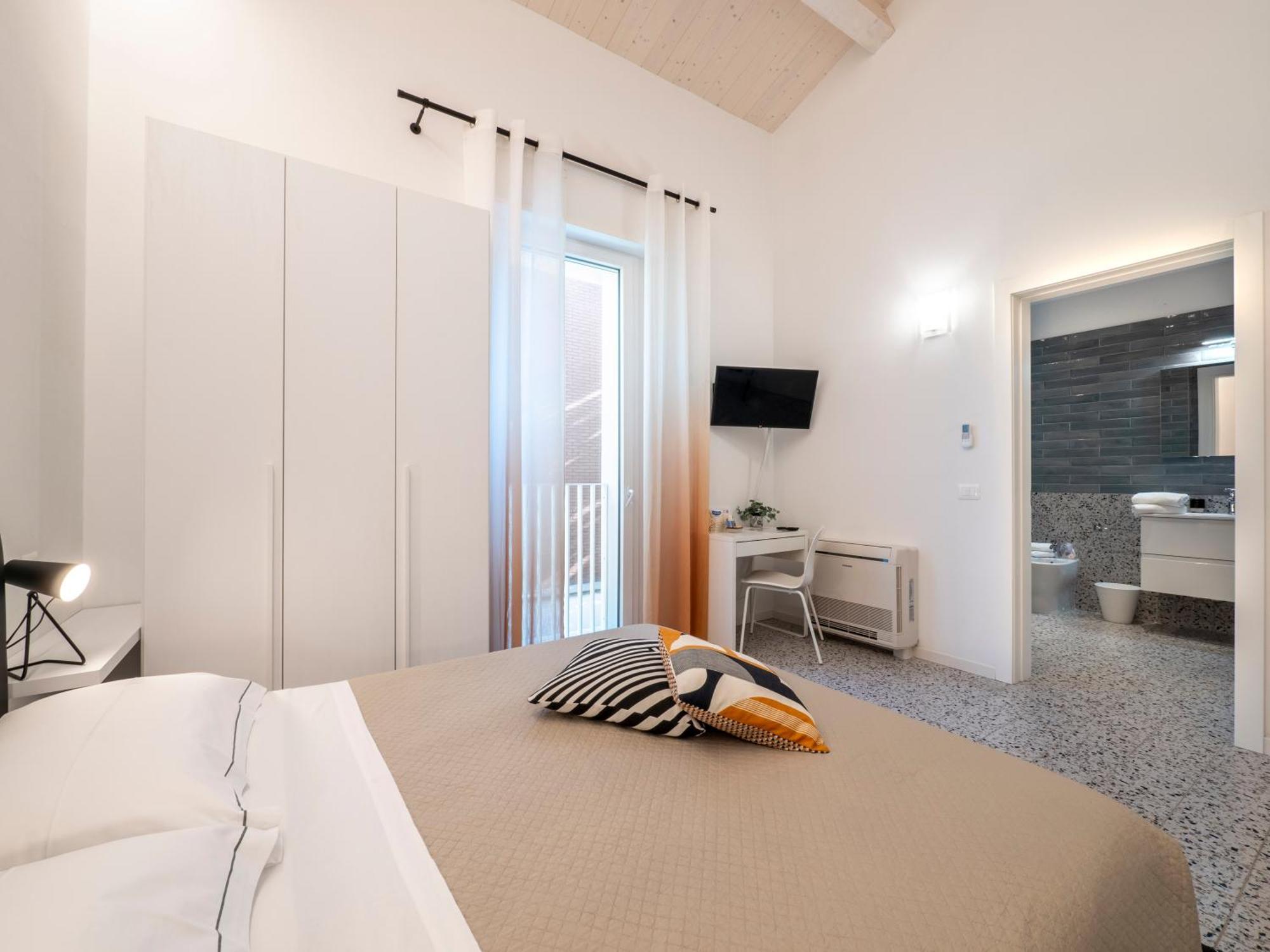 Zuara9Room Римини Экстерьер фото